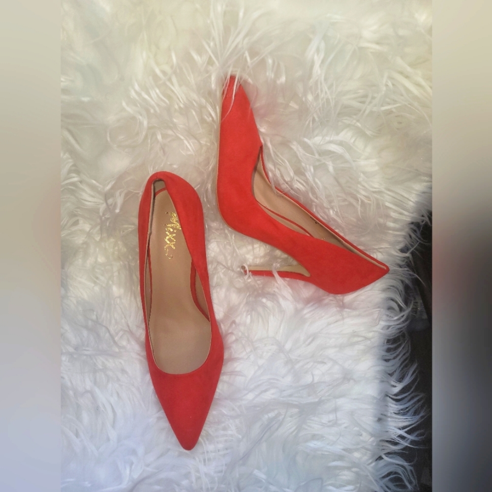 Ladies heels size 8